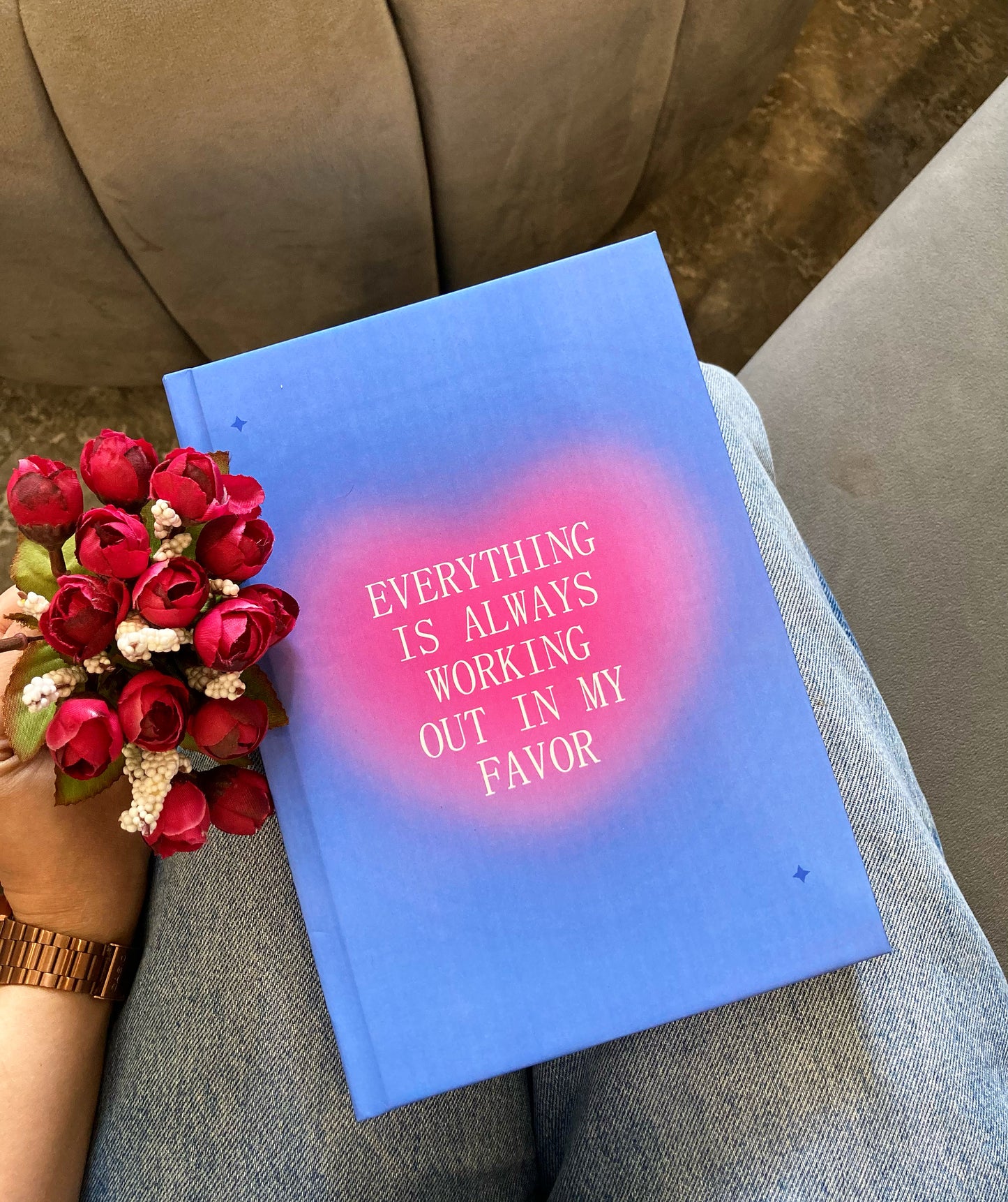 Manifestation Journal - Everything working out in my favor | FREE Tote Bag, Posters & Stickers