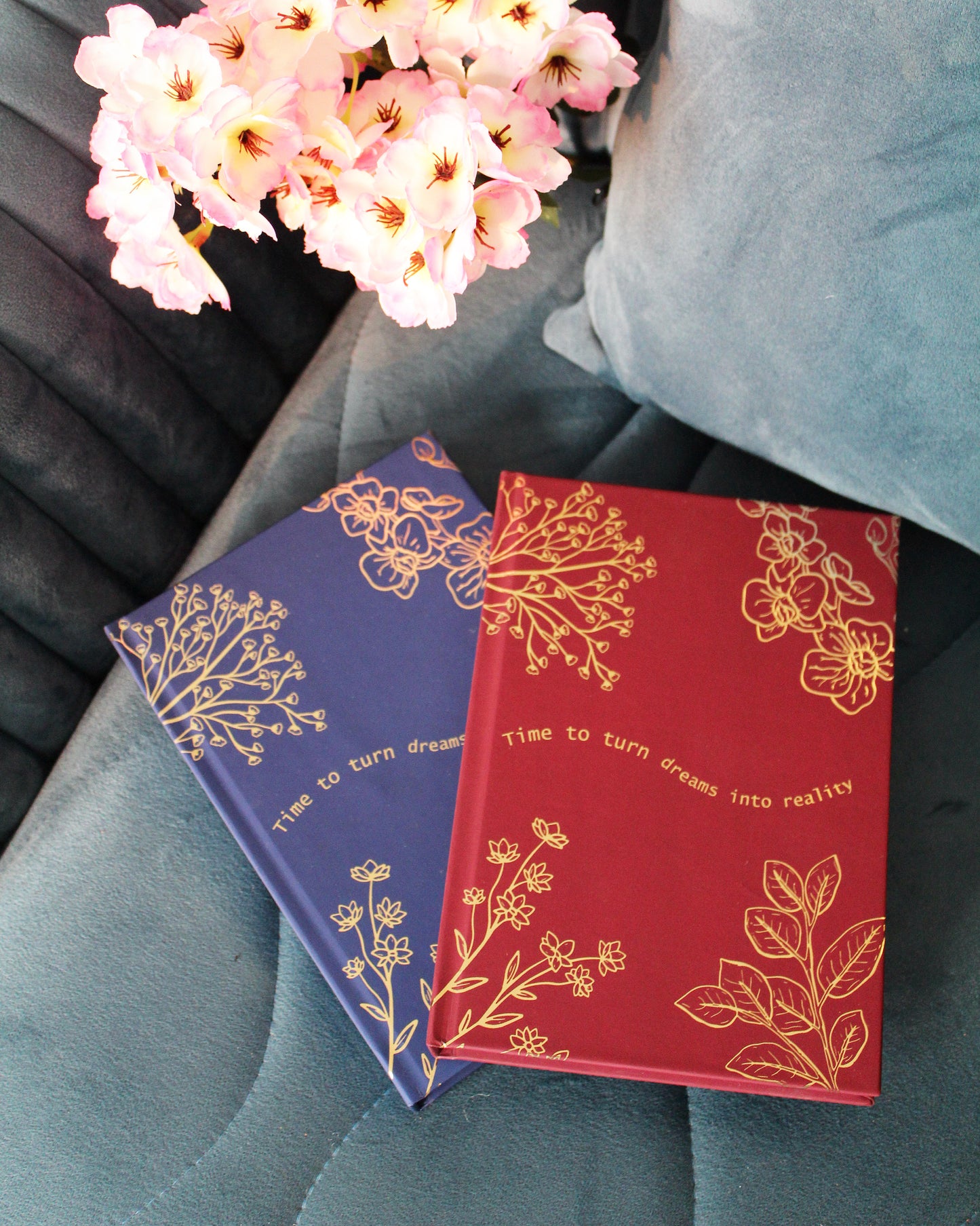 Manifestation Journal - Premium Gold Foiling | FREE Tote Bag, Posters & Stickers